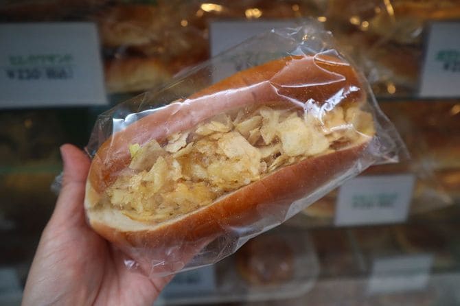 名物商品の「ポテチパン」