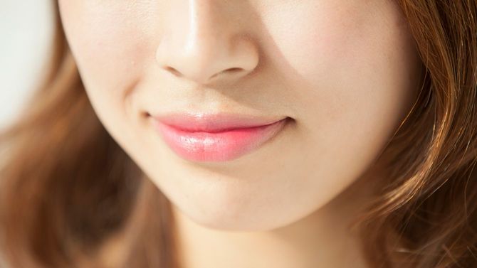 女性の顔のクローズアップ