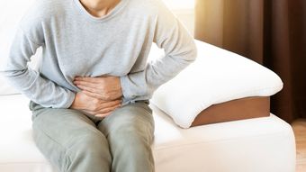 1日5～6個食べていた→腹痛･嘔吐で病院に…胃袋に3.7cmの石ができた60代女性が好んだ｢秋の定番食材｣