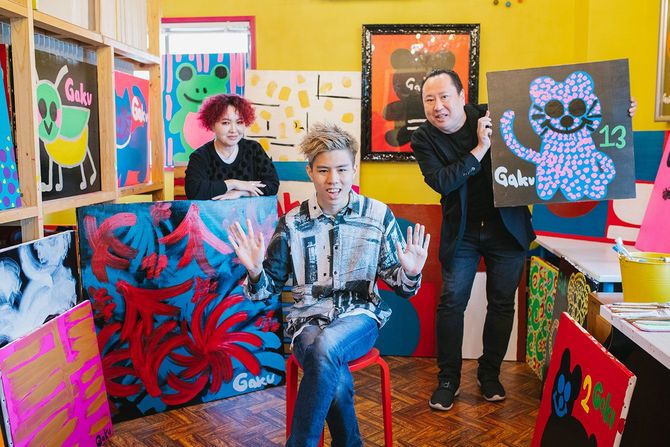 写真左から、ココさん、GAKUさん、父親の佐藤典雅さん