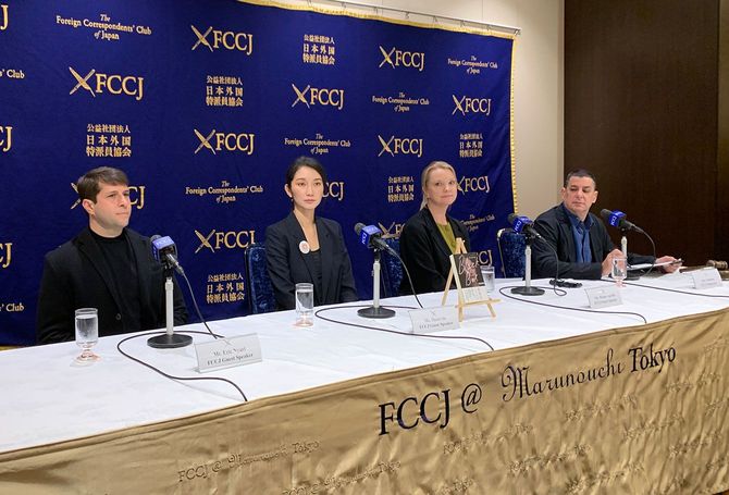 記者会見での伊藤詩織さん=2025年12月15日、東京都千代田区の日本外国特派員協会