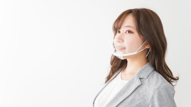 マウスガードを着けた女性