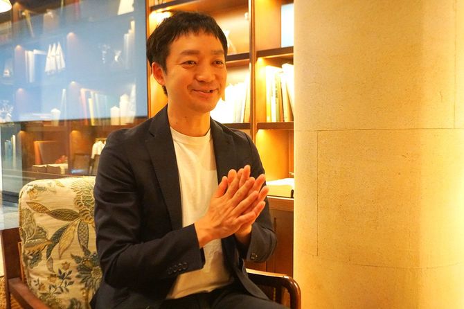 子ども時代を振り返る鳥善6代目社長の伊達善隆さん