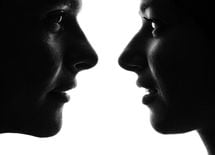 一見仲良し"女の幸福を許せない女"の生態