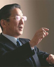 <strong>志賀俊之</strong> しが・としゆき●1953年、和歌山県生まれ。76年大阪府立大学経済学部卒業、日産自動車入社。91年アジア大洋州事業本部ジャカルタ事務所長、99年企画室長兼アライアンス推進室長、2000年常務執行役員。05年より現職。10年より日本自動車工業会会長も務める。