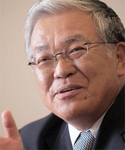 <strong>古賀信行</strong>●こが・のぶゆき 1950年、福岡県生まれ。74年、東京大学法学部卒業、野村證券入社。91年総合企画室長、93年人事部長、95年取締役、99年常務、2000年副社長。01年、持ち株会社体制に移行し、野村ホールディングスが発足。03年野村ホールディングス社長兼CEO、野村證券社長。08年より現職。
