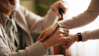 ラオスの山中で死にかけた…虫捕り中の養老孟司が蜂に刺され倒れた時に｢いっそ死んじまえ｣と開き直れた理由