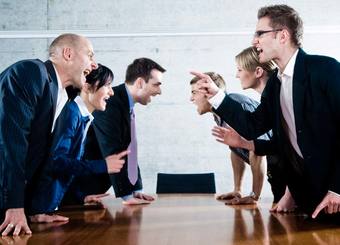 社内の派閥抗争 絶対損しない道の選び方