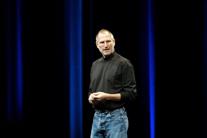 アップルの世界開発者会議（WWDC）で基調講演を行ったスティーブ・ジョブズ