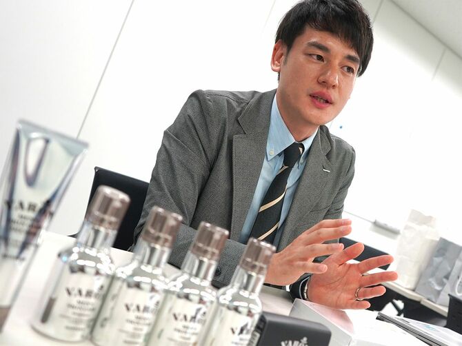 サントリーウエルネスの西山さん