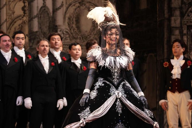 アンジェリーナ役でミラノスカラ座にデビューした脇園彩さん。