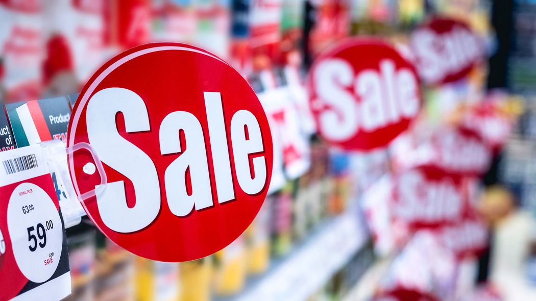 ｢スーパーが食品メーカーに価格転嫁を許さない｣貧しい国･日本が直面する景気停滞の連鎖 日本の家計とドル･円相場が米国のインフレ率に振り回されている