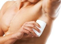 "耳垢"の種類で男の体臭ケア法は全然違う