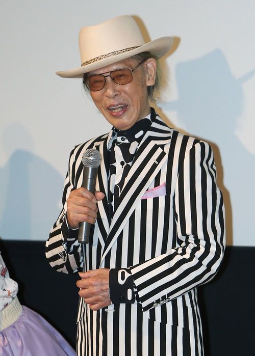 映画『それいけ!アンパンマン よみがえれ バナナ島』の初日に舞台あいさつをする漫画家のやなせたかしさん=2012年7月7日、東京都豊島区