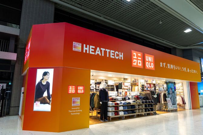 成田国際空港のユニクロ店