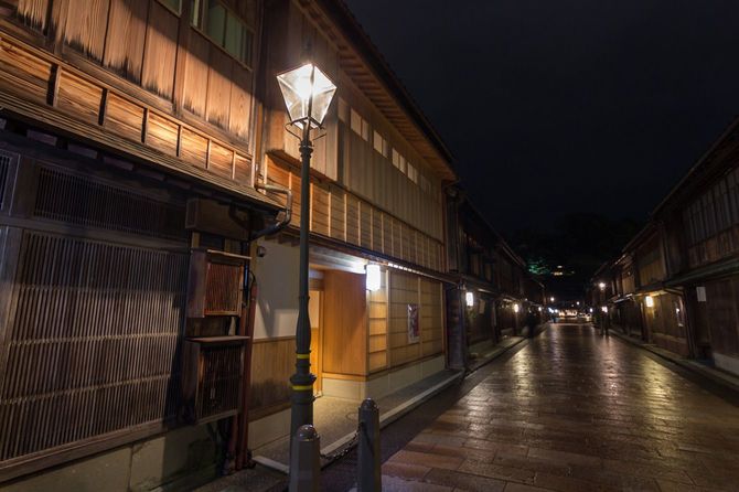 夜の金沢県東嘉屋地区
