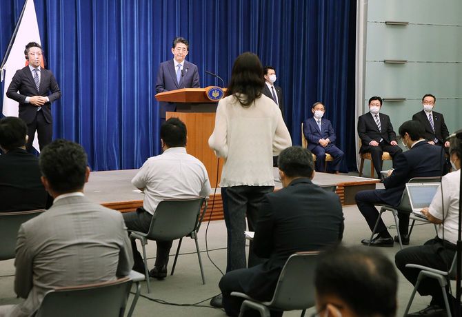 首相辞任／質問を受ける安倍首相