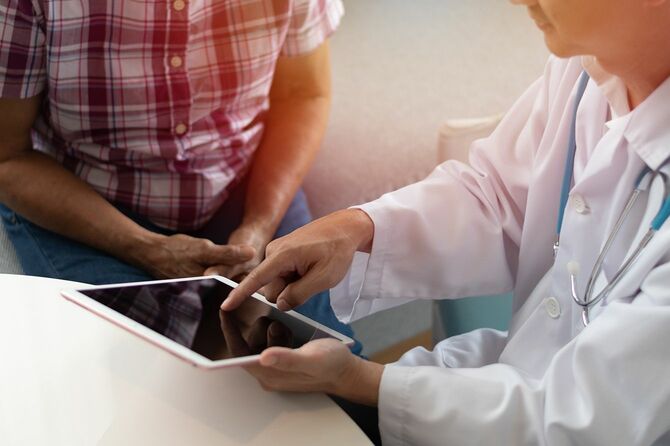 医師と患者のヘルスケア