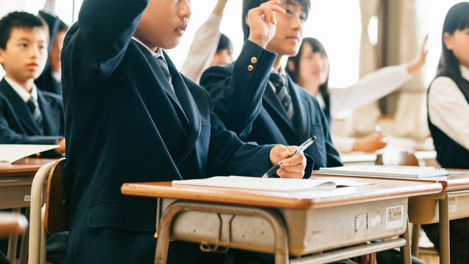 教員が｢アイドルのコンサートに行くので授業を休みます｣はありか…現役小学校教員の痛快な答え ｢今日､家族で沖縄に出かけるので学校休みます｣はありか