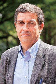 <strong>エマニュエル・トッド</strong> Emmanuel Todd●1951年、フランス生まれ。パリ政治学院卒業後、ケンブリッジ大学で博士号を取得。フランス国立人口統計学研究所（INED）に所属。弱冠25歳にして、『最後の転落』で乳児死亡率の上昇を論拠に旧ソ連の崩壊を断言。アメリカの衰退を指摘した『帝国以後』は28カ国以上で翻訳された。