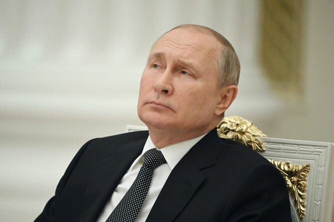 2022年5月25日、ロシア・モスクワのクレムリンで行われた国務院議長会議の議長を務めるウラジーミル・プーチン大統領。