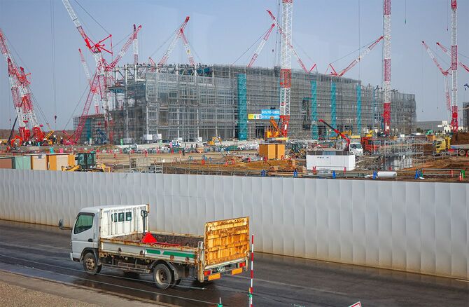 報道陣に公開されたラピダスの半導体工場の建設現場＝2024年4月26日、北海道千歳市