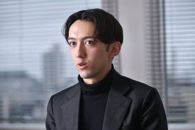 塩田アダムさん