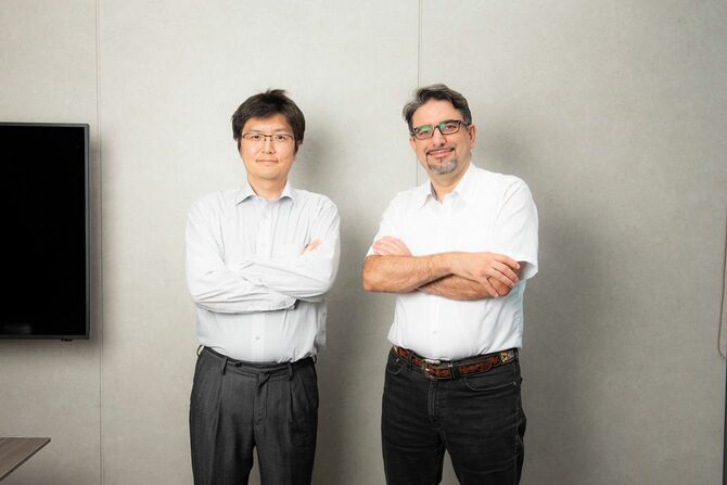 木原直哉氏（左）とエミン・ユルマズ氏