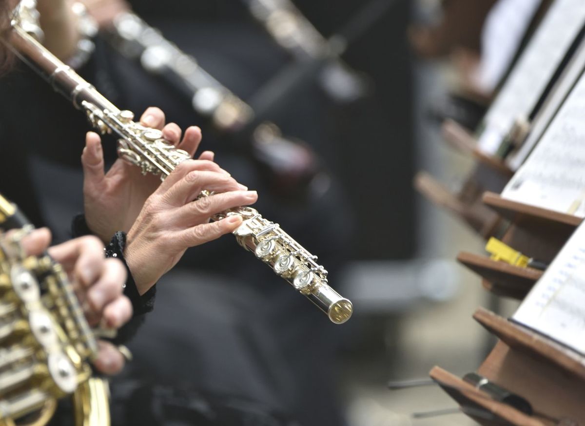 オケでフルートを吹いている人の手元