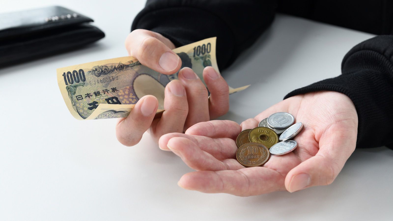 ｢今月使えるお金｣を数える節約家ほど失敗する…｢自然とお金が貯まる人｣が給料日にやっていること ｢ごほうび消費｣と｢リバウンド消費｣に要注意