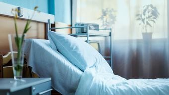 カミさんに看取られるはずだったのに…闘病6年の末に死期を悟ったやなせたかしの妻､暢が秘書に残した言葉【終活とケア3選】