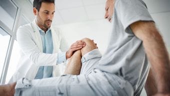 ｢膝の痛みは筋力をつけて治しなさい｣は大ウソ