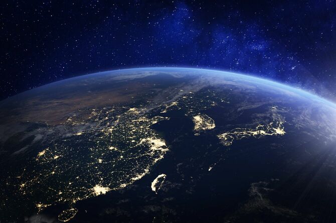 夜のアジアの衛星写真