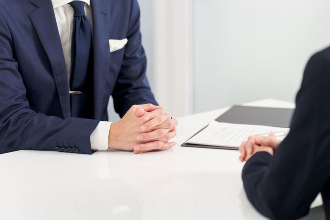 面談中のビジネスマン