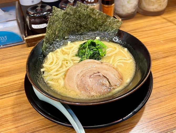 壱角家「横浜家系ラーメン」