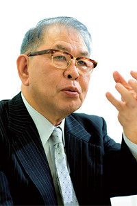 <strong>経済・経営評論家 信越化学工業顧問 金児 昭</strong>●1936年生まれ。東京大学農学部卒業後、信越化学工業に入社。38年間、経理・財務の実務一筋。常務取締役を経て、現職。社交ダンス教師の資格も保有。