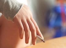 世界のセレブはなぜ、タバコを吸うか