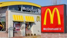 海鮮でも朝市でもないのに函館に来た観光客が必ず訪れる…｢マックをはるかに越えたハンバーガー店｣のすごさ