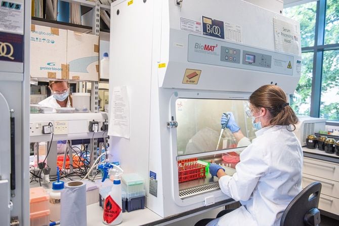 オックスフォード大学、ワクチン開発を専門とするジェンナー研究所