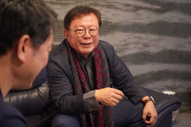 石原氏との思い出を語る猪瀬氏。副知事時代、毎週金曜日の昼前30分が石原元都知事と語らう時間だった。