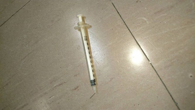 働いていたドヤの部屋には使用済みの注射器が捨てられていた
