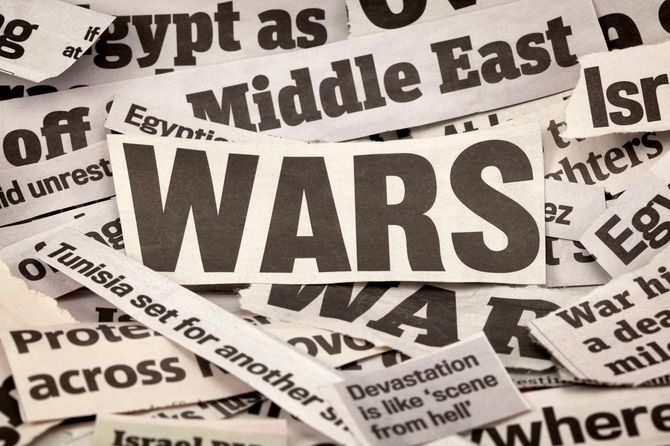 中東の戦争に焦点を当てたニュースの見出し