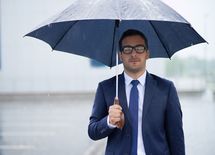 選挙に勝つためなら、秘書はここまでやる