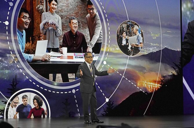 説明するトヨタ会長 実証都市、秋に本格始動