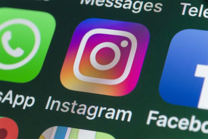 Instagramのアプリのアイコンが表示されたスマホの画面