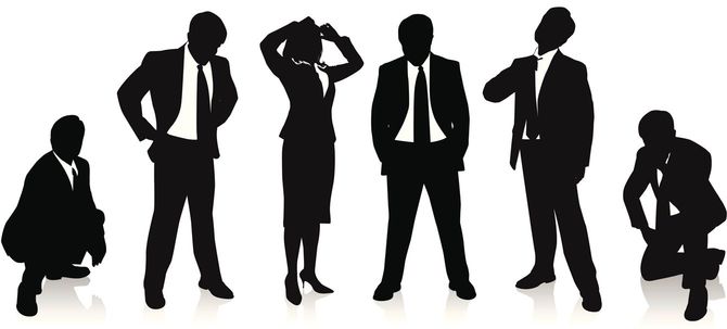 失業して嘆く人々のシルエット