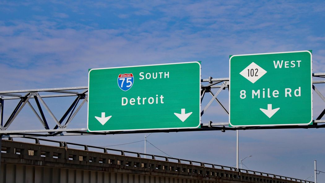 エミネムは｢8マイル｣を軽々と越える､だが実際は…｢単なる道路｣を人種差別の象徴にした米国の暗い歴史 とりわけ強欲なのは不動産業者だった