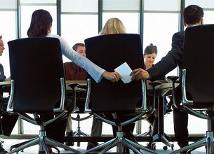 上司を無視する部下の恐るべき本心 小さな反感から組織が壊れる