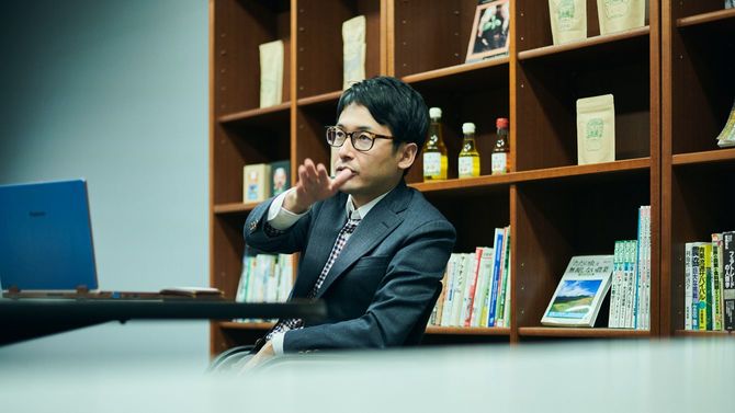 「幼少期の頃から、人間は肉や野菜を食べたり虫を踏んだりと生命を奪う存在だと感じていました」