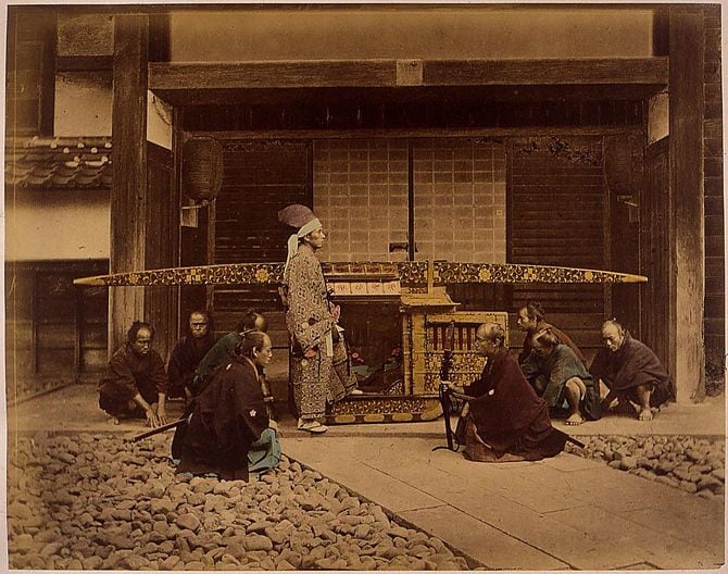 高位の武士の登城風景と推定される古写真